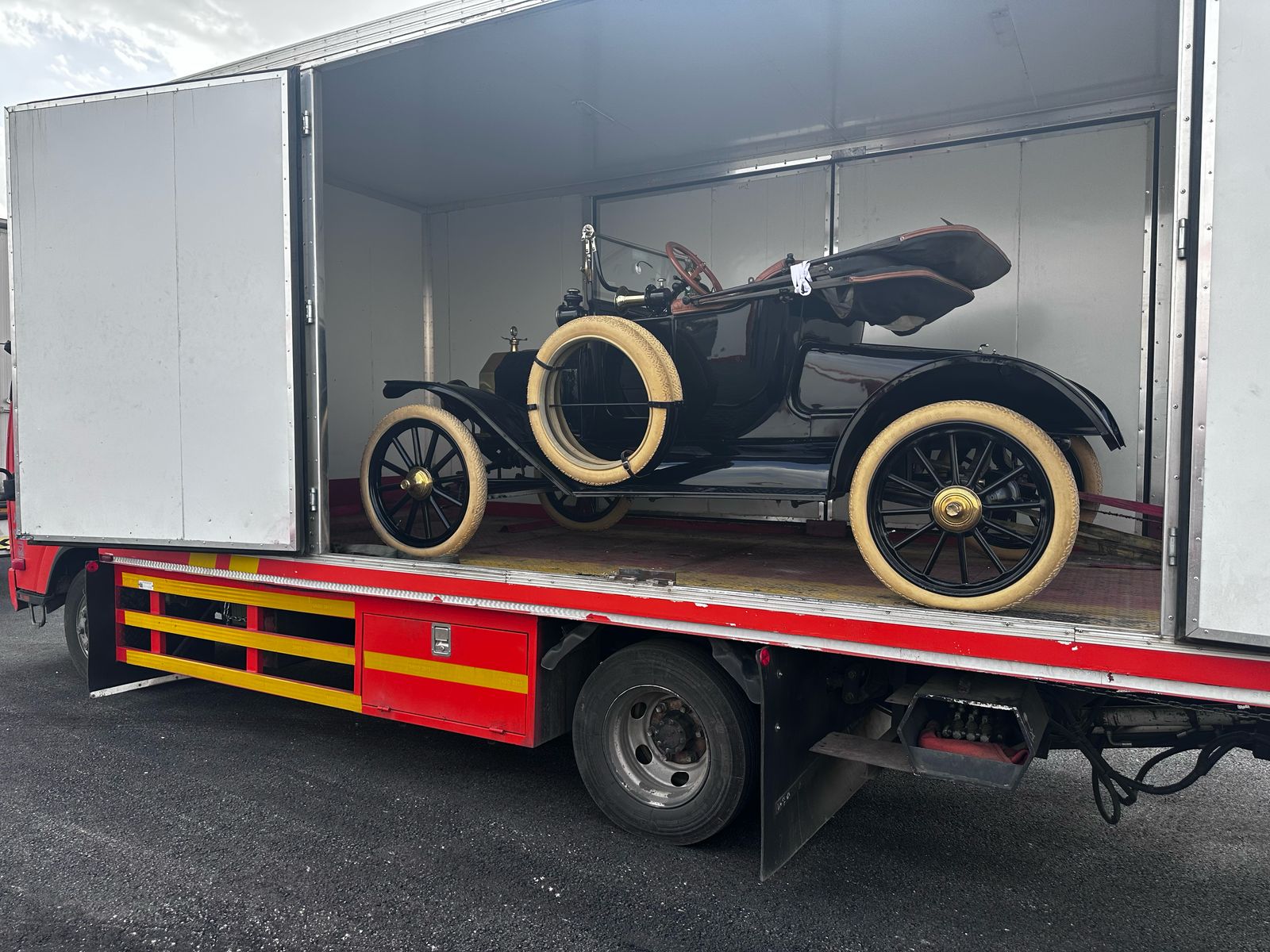 نقل السيارات الكلاسيكية